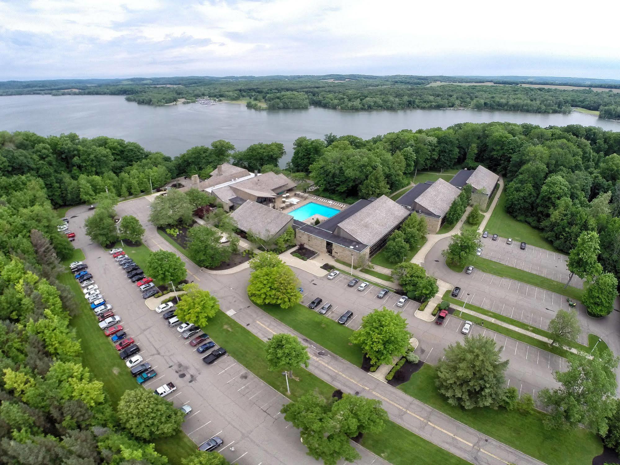 Mohican Lodge And Conference Center Perrysville Экстерьер фото