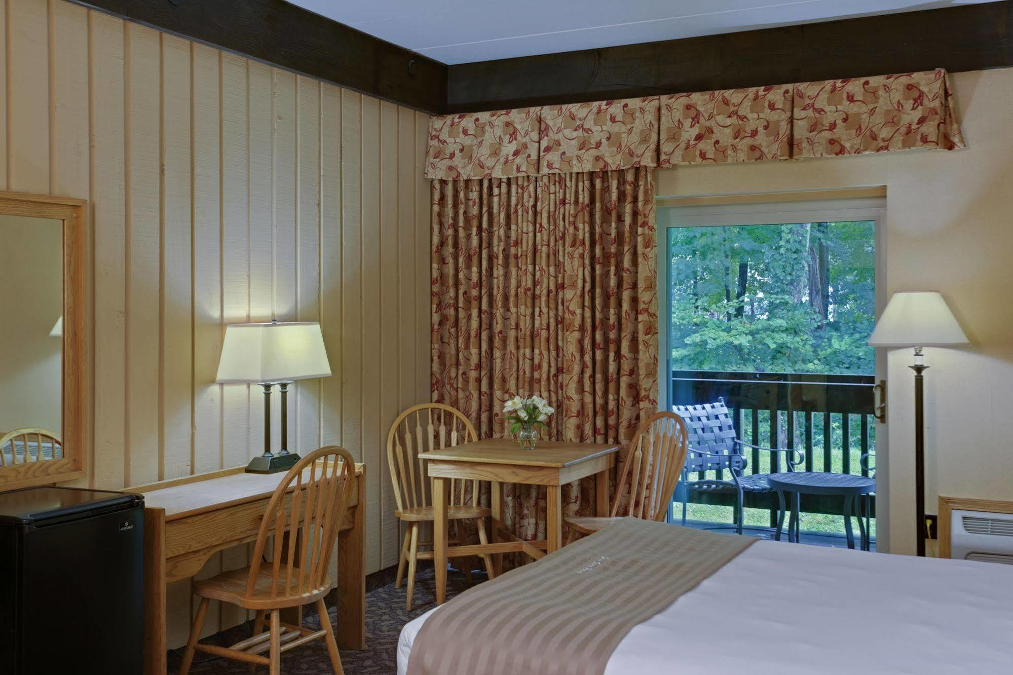 Mohican Lodge And Conference Center Perrysville Экстерьер фото