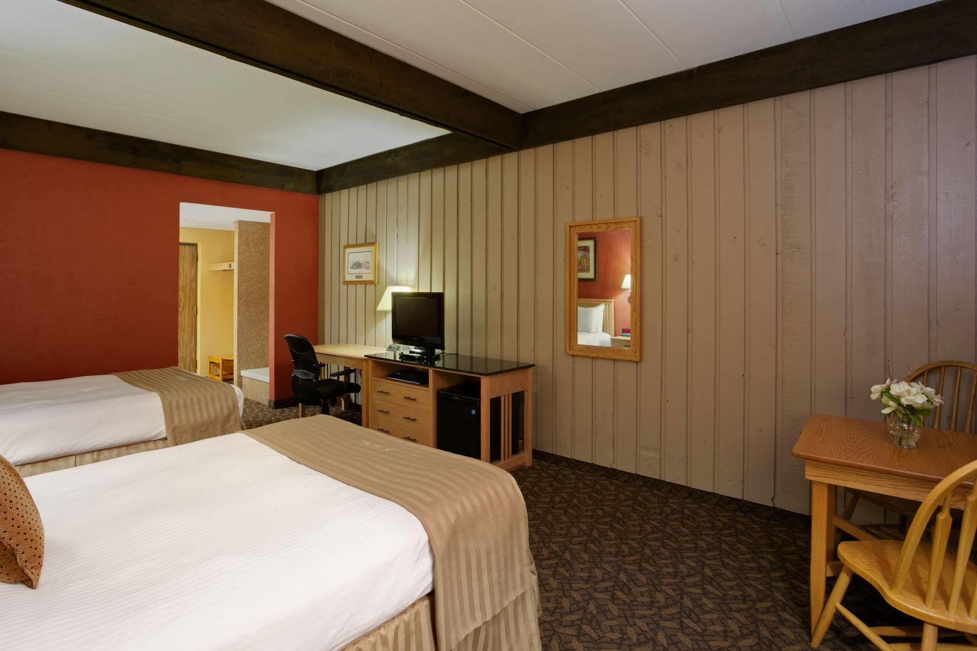 Mohican Lodge And Conference Center Perrysville Экстерьер фото